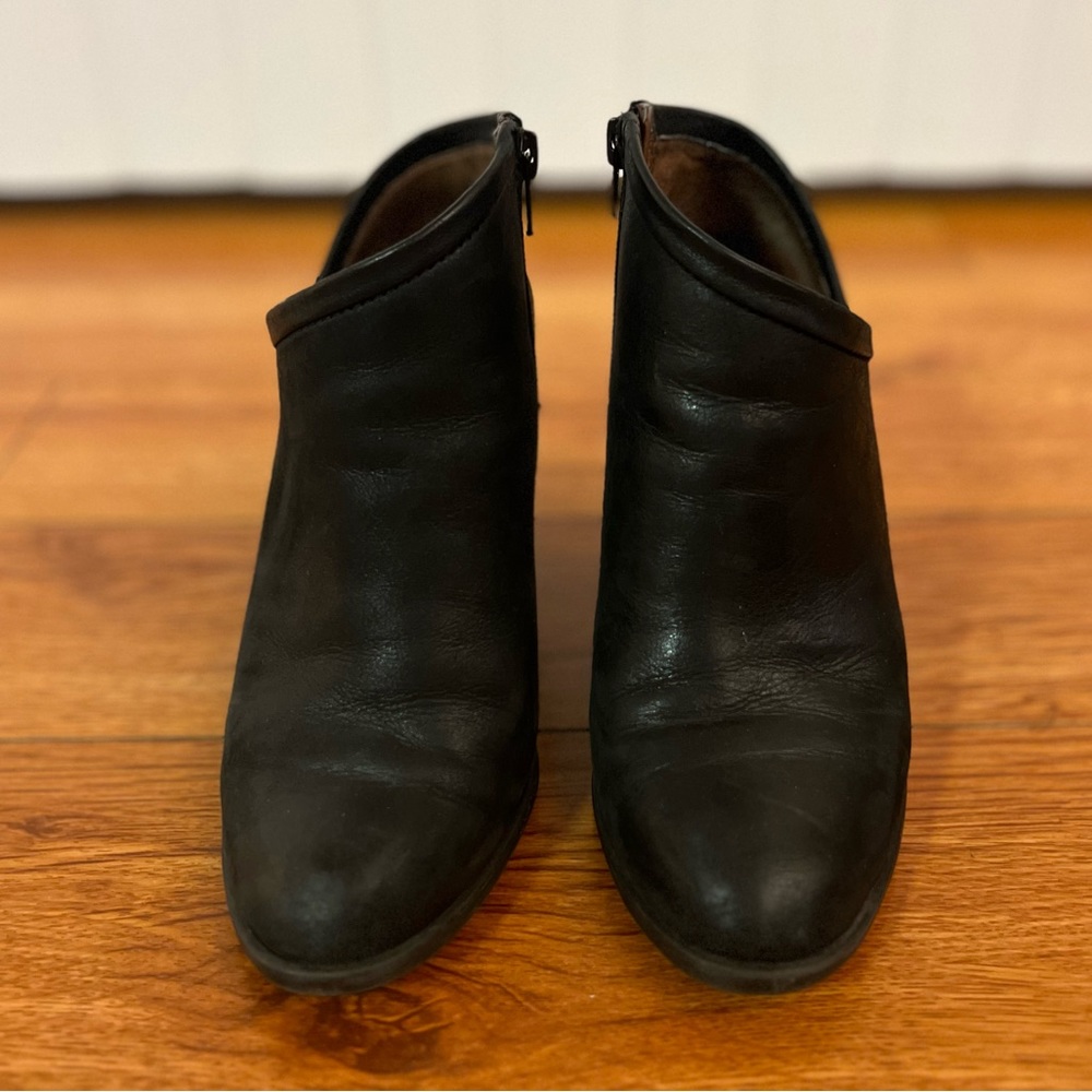 Lucky Brand Panally Leather Side Dip Block Heel Ankle Booties
